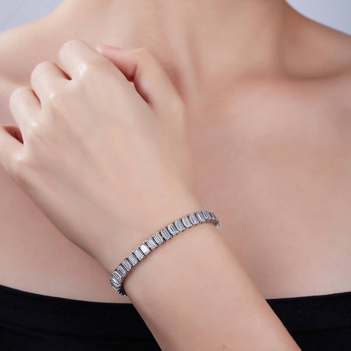 长方形拼石网球链S925银镀白金手链莫桑钻0.5CT/粒DVVS